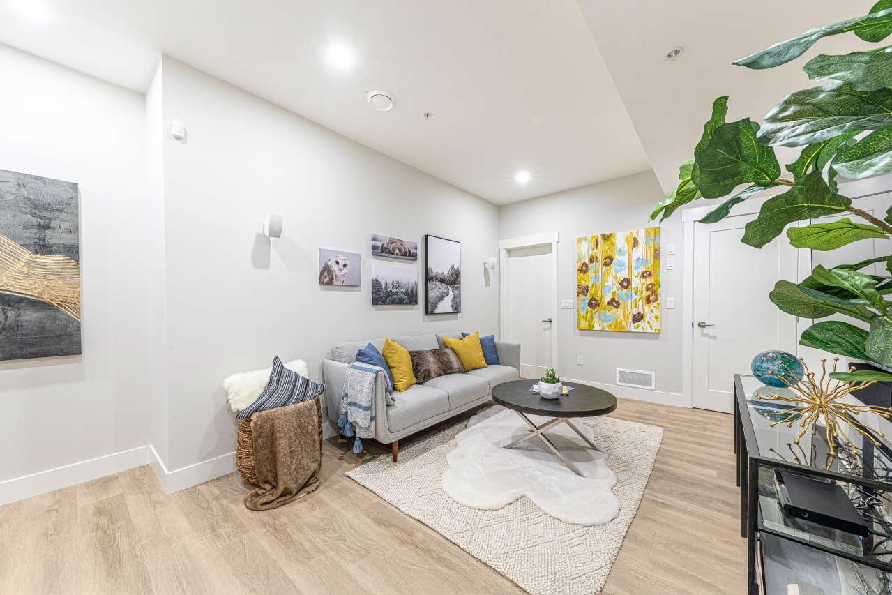 22782%20Holyrood%2036